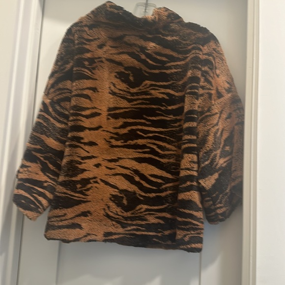 Ivy Jane brown and black animal print sweater size S/M - Picture 2 of 3